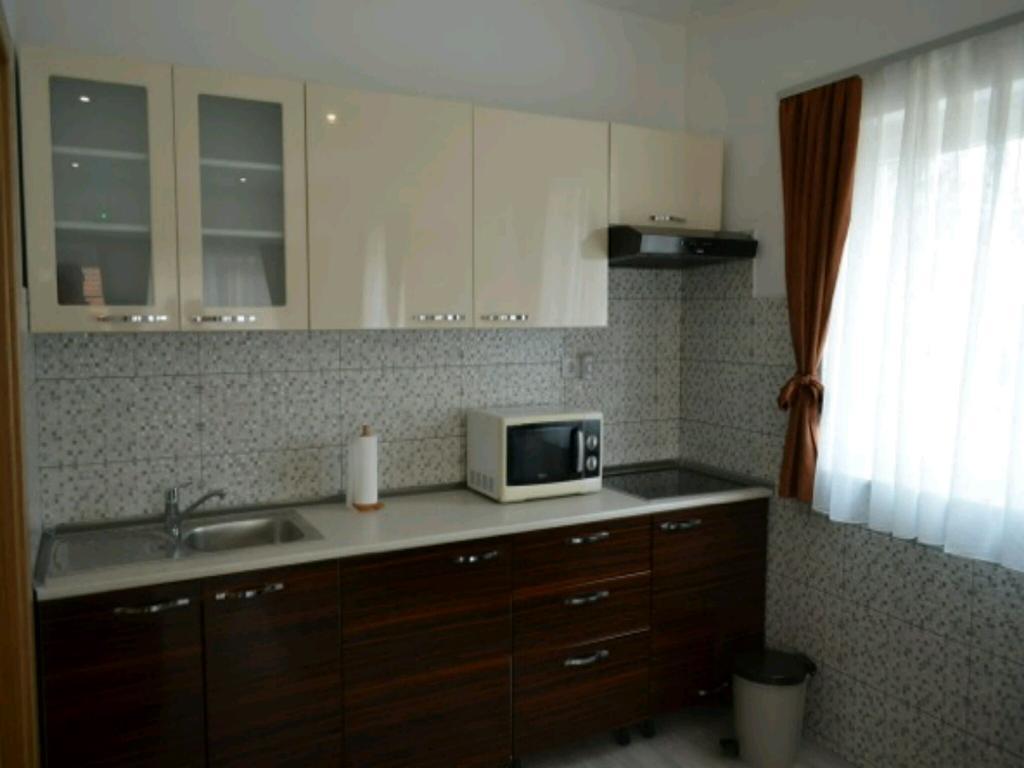 Guest House First Stop Rakovica Exteriör bild