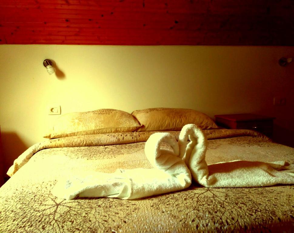 Guest House First Stop Rakovica Exteriör bild